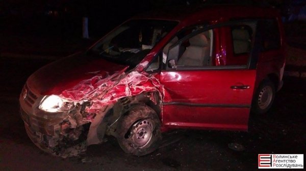 Аварія на Відродження - зіткнулись два фургони. ФОТО