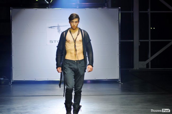 Свято краси і моди: як мийку в Луцьку перетворили на модний подіум