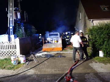 Гаряча помста: у Польщі українець підпалив дві автівки колишньому роботодавцю. ФОТО