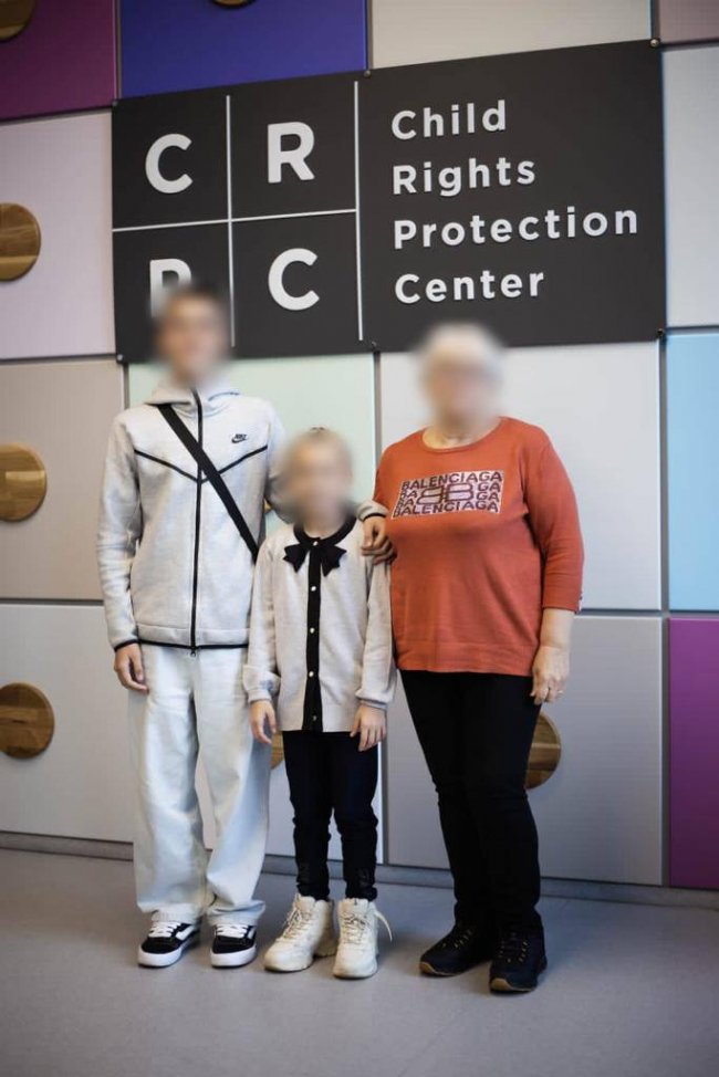 Із окупованого Криму вдалося вивезти до України двох дітей