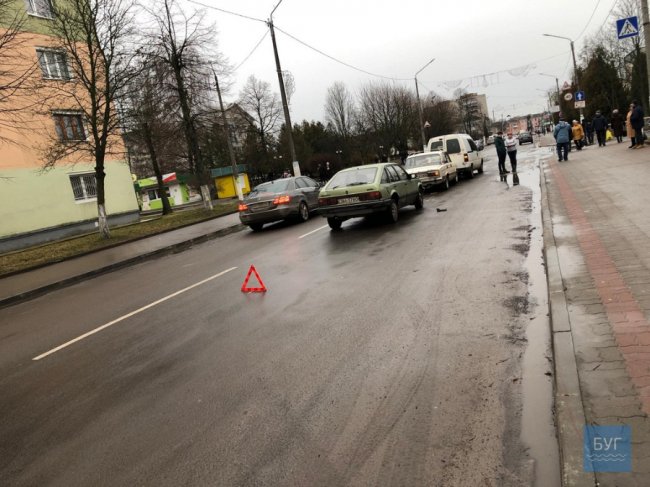 У Нововолинську – аварія за участі трьох автівок. ФОТО