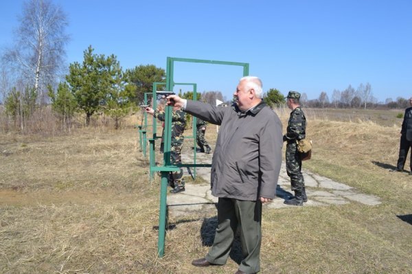Волинські чиновники побували в армії. ФОТО