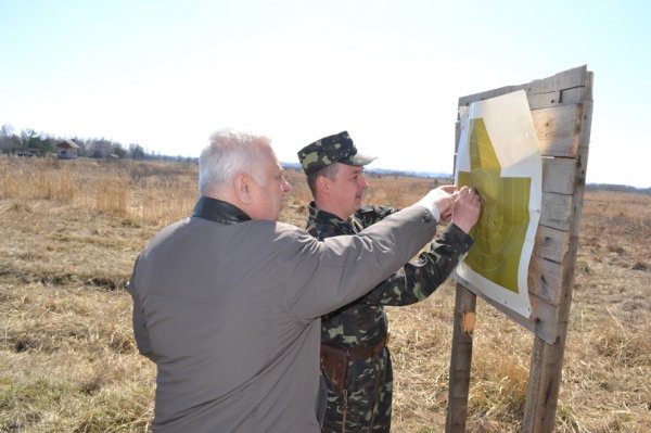 Волинські чиновники побували в армії. ФОТО
