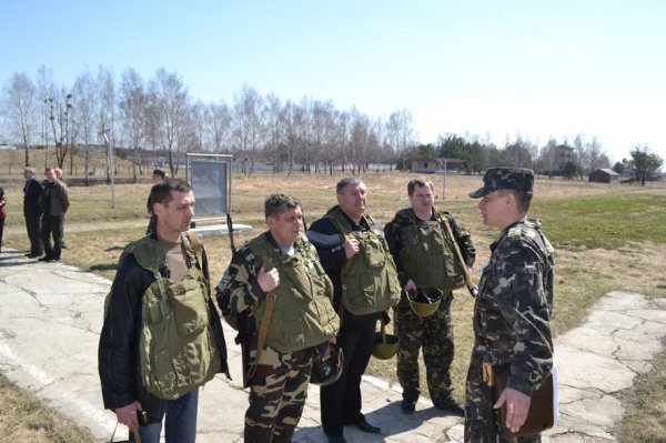 Волинські чиновники побували в армії. ФОТО