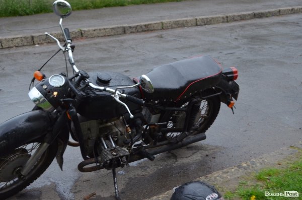 У Луцьку аварія: Smart збив мотоцикліста. ФОТО