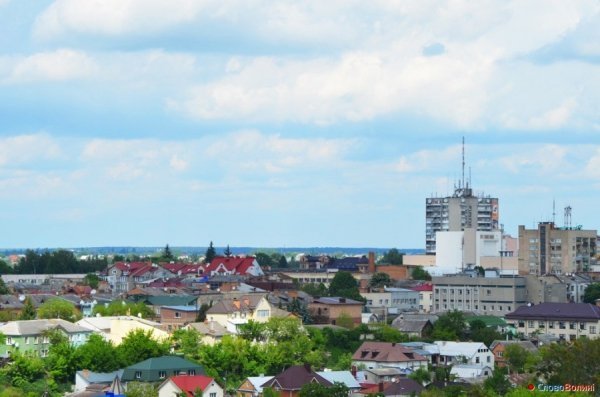 Луцьк з В'їзної вежі замку. ФОТО