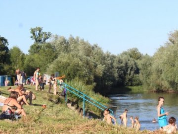 Лучанам дозволили купатися у Стиру і в Теремному