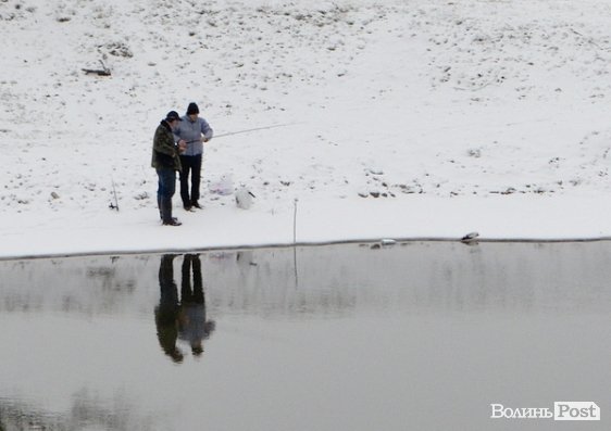 Луцьк засипало снігом. ФОТО