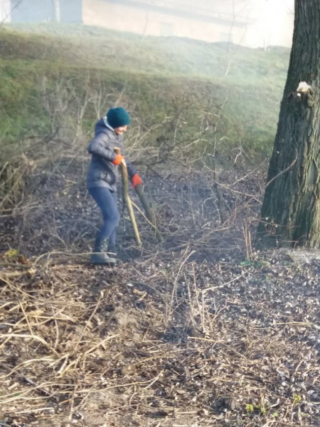 Жителі села під Луцьком розчистили берег річки. ФОТО