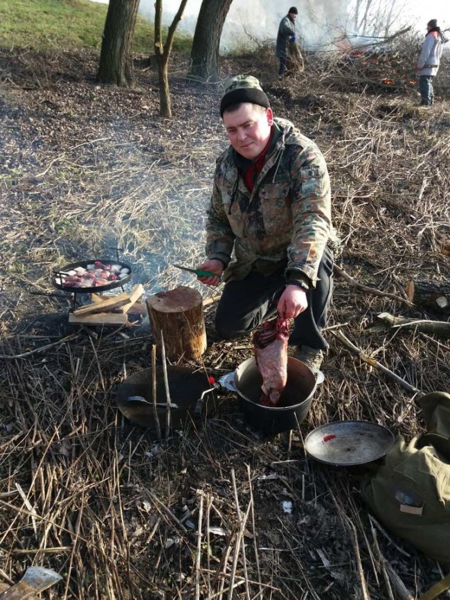 Жителі села під Луцьком розчистили берег річки. ФОТО