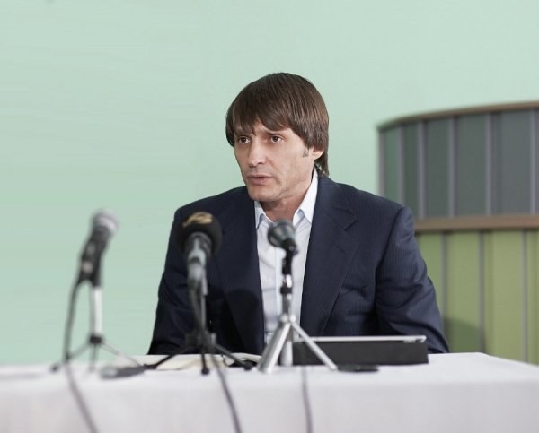 «Я не хочу, щоб Україна знову втратила свою незалежність через політиків-невдах і запроданців», – Єремеєв*