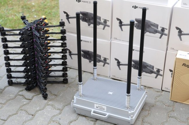 Воїни-захисники отримали квадрокоптери, системи РЕБ та іншу допомогу від Луцька. ФОТО 