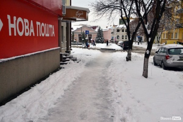 Фото снігового ранку в Луцьку