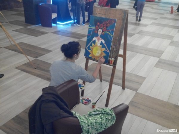  У Луцьку збирали гроші на амуніцію для Майї Москвич. ФОТО