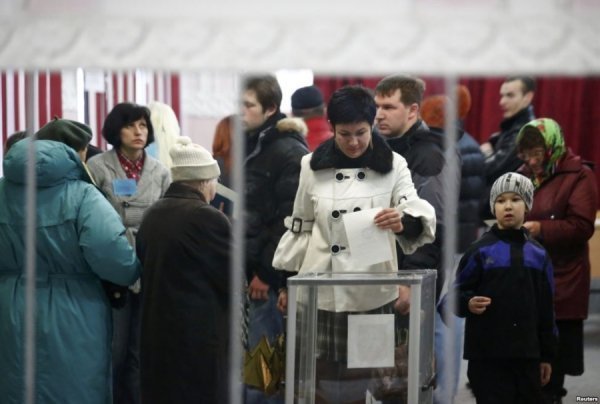 «Референдум» під дулами автоматів. ФОТО