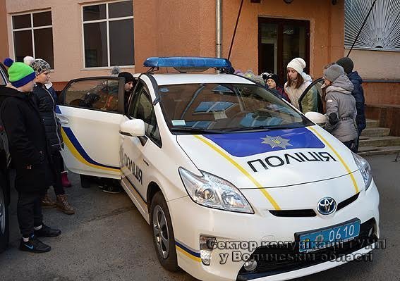 Луцькі школярі ознайомились з роботою поліцейських. ФОТО. ВІДЕО