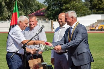 Відкриття стадіону і безліч нагород: як Нововолинськ відсвяткував День міста і День шахтаря