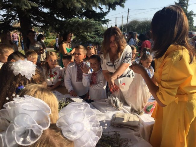 Квести, майстер-класи: у школі поблизу Луцька креативно відсвяткували перший дзвоник. ФОТО