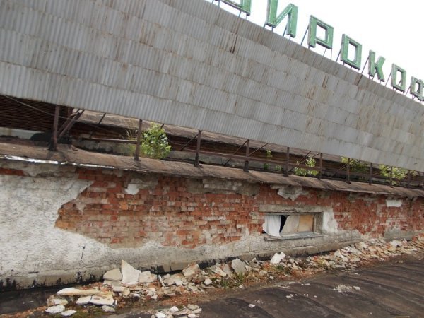 Грибок, корозія і дірявий дах: яким продали кінотеатр «Промінь». ФОТО