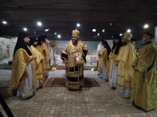 На місці найдревнішого храму Луцька помолилися за Іоанна Богослова. ФОТО