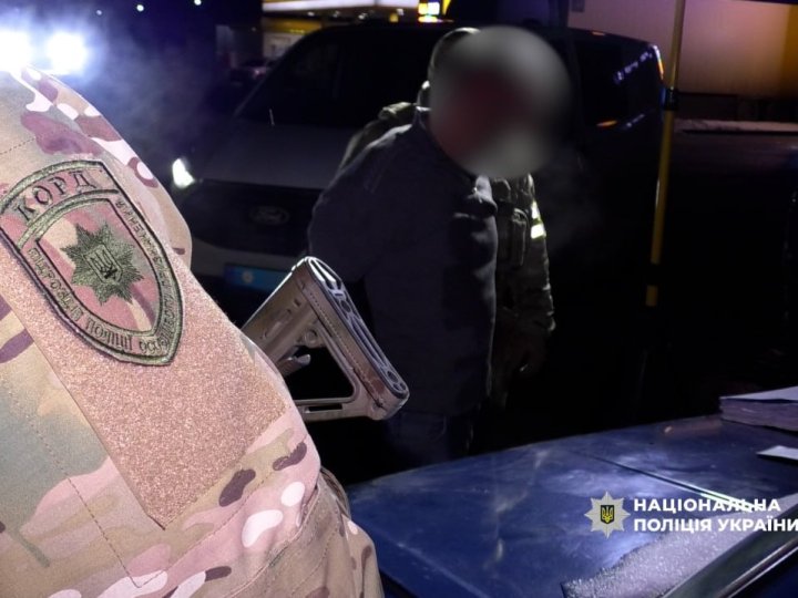 Затримали чоловіка, який кинув гранату у поліцейських на Буковині