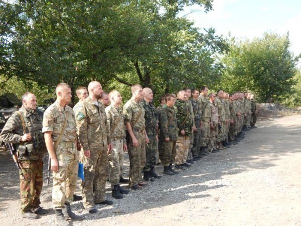 Малюнки дітей з Луцька зігріли душі солдатів, що воюють під Волновахою. ФОТО