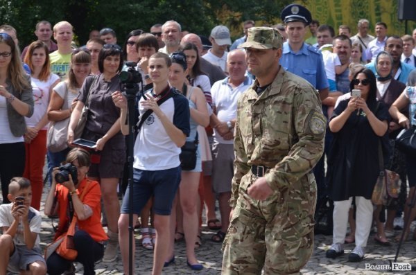 У Луцьку Яценюк нагородив бійців батальйону «Світязь». ФОТО