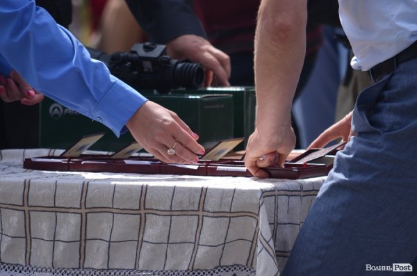 У Луцьку Яценюк нагородив бійців батальйону «Світязь». ФОТО