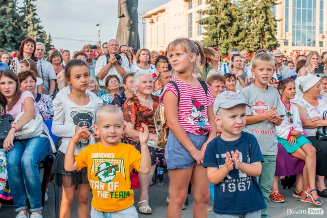 Як колоритні іноземці фестивалили у центрі Луцька. ФОТО