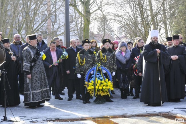 Сотні лучан вшанували пам’ять Героїв Небесної Сотні