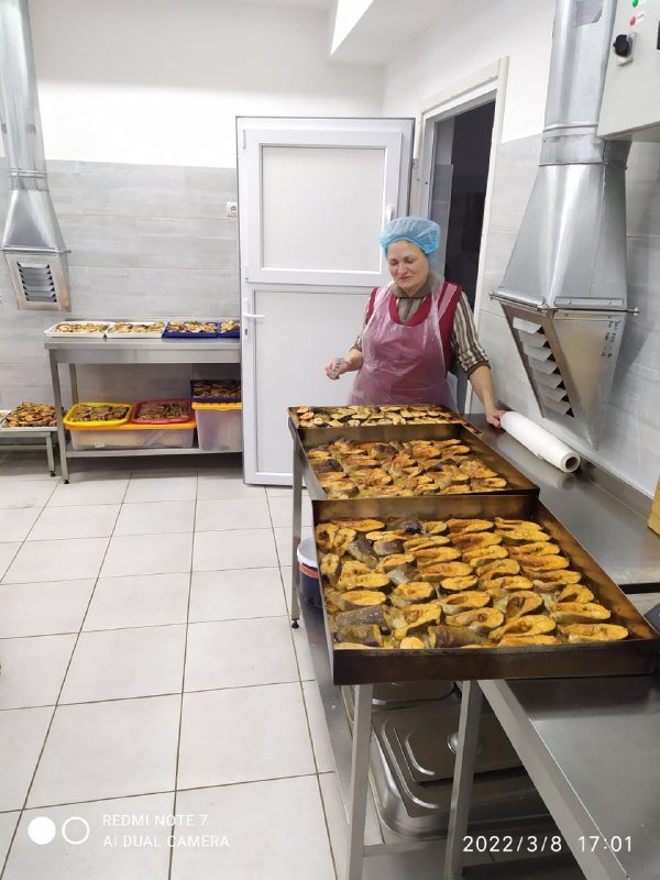 «Спочатку ми купили оверлок». Як дві сільські школи на Волині стали шити військову амуніцію