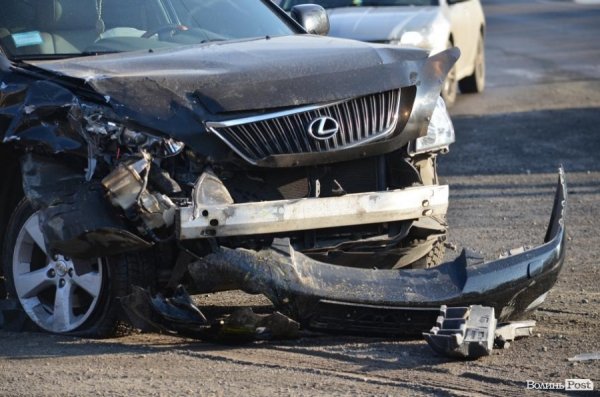 У Луцьку Lexus врізався в маршрутку. ФОТО