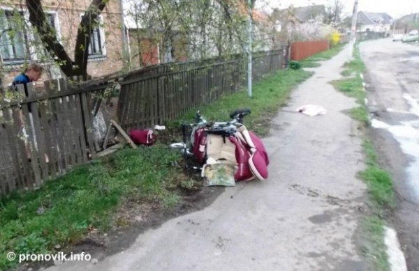 На Волині пʼяний водій виїхав на тротуар і збив візок з дитиною. ФОТО. ВІДЕО