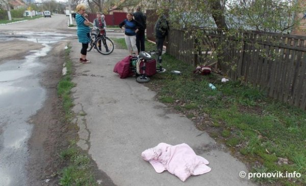 На Волині пʼяний водій виїхав на тротуар і збив візок з дитиною. ФОТО. ВІДЕО