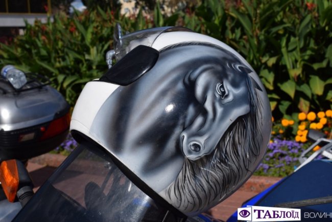 Байкери трьох країн зібралися в Луцьку, аби закрити мотосезон. ФОТО