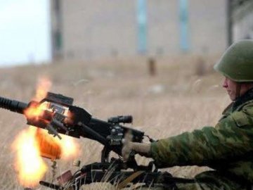 На Сході окупанти обстріляли позиції українських захисників: один військовий – поранений