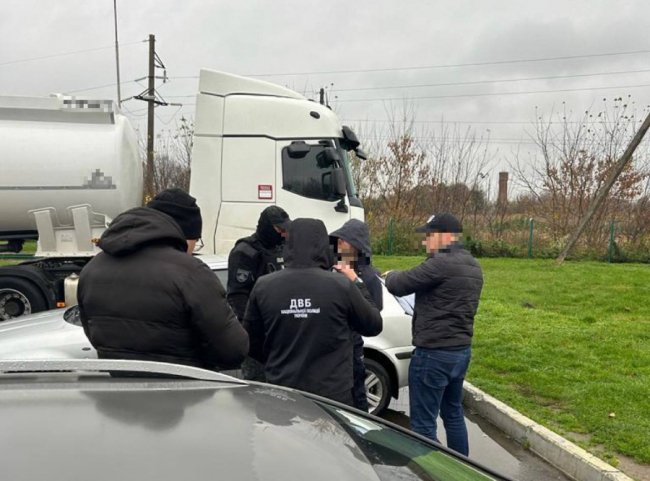 Заступник керівника райвідділу поліції на Волині переправляв ухилянтів