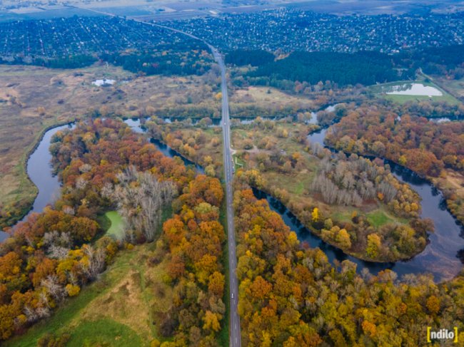Захопливі осінні краєвиди Західного Бугу у волинській громаді з висоти пташиного польоту. ФОТО. ВІДЕО