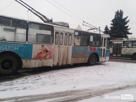 У центрі Луцька - тролейбусний затор