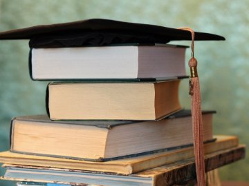 В Україні у бакалаврів і магістрів можуть анулювати дипломи за плагіат