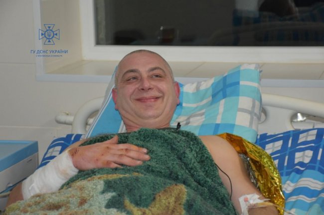 Що відомо про стан рятувальників та двох хлопчиків, яких вони дістали з-під криги на Волині