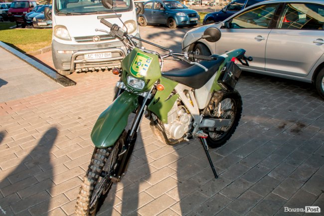 У центрі Луцька – виставка машин. ФОТО