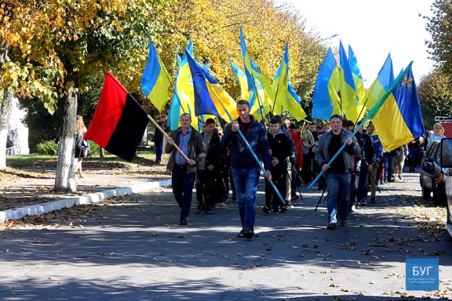 День захисника: в Іваничах влаштували урочисту ходу. ФОТО