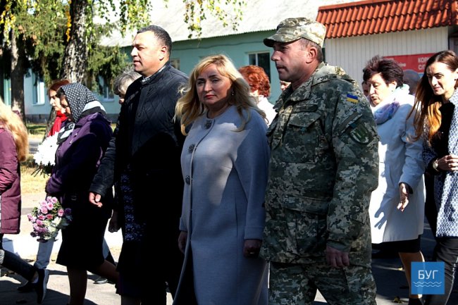 День захисника: в Іваничах влаштували урочисту ходу. ФОТО