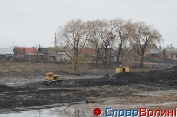 Чистка Теремнівських ставків у Луцьку «стоїть». ФОТО