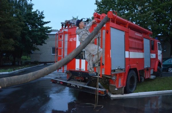 Як рятувальники визволяють Луцьк. ФОТО. ВІДЕО. ДОПОВНЕНО