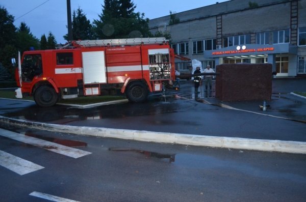 Як рятувальники визволяють Луцьк. ФОТО. ВІДЕО. ДОПОВНЕНО