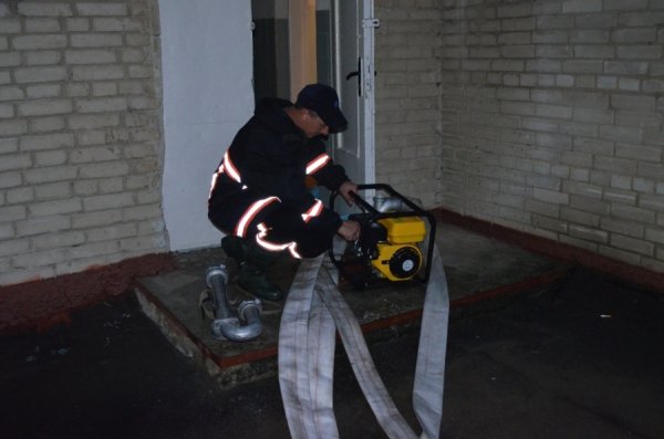 Як рятувальники визволяють Луцьк. ФОТО. ВІДЕО. ДОПОВНЕНО