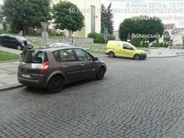У Луцьку муніципали виявили ймовірний автомобіль-«двійник»