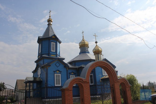 У селі на Волині конфлікт через церкву переріс у шарпанину. ВІДЕО